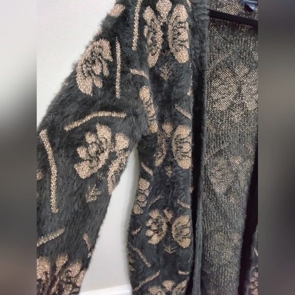 Maeve By ANTHROPOLOGIEC METALLIC GRAY CARDIGAN OSFM - Picture 4 of 6